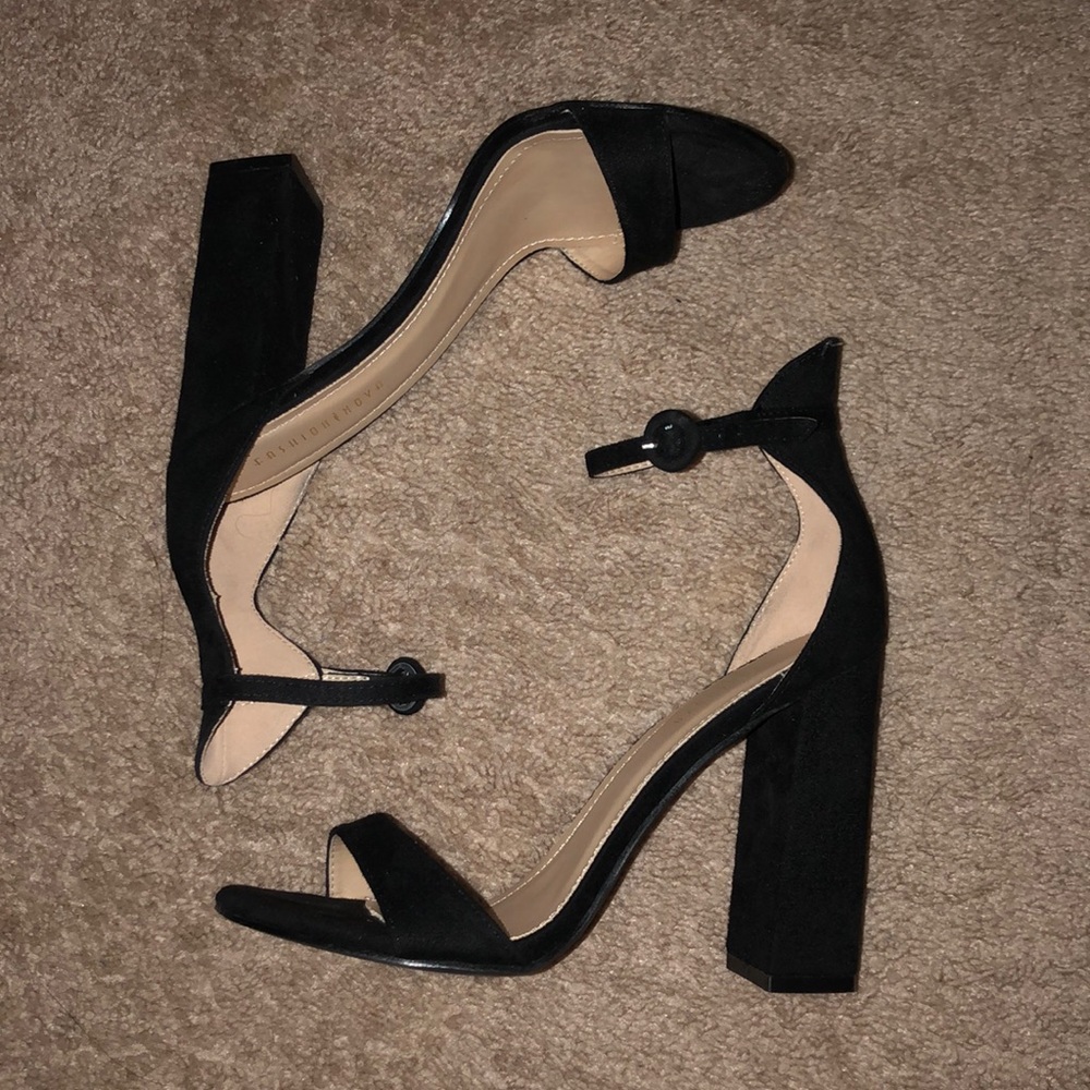 Size 10 black heels!